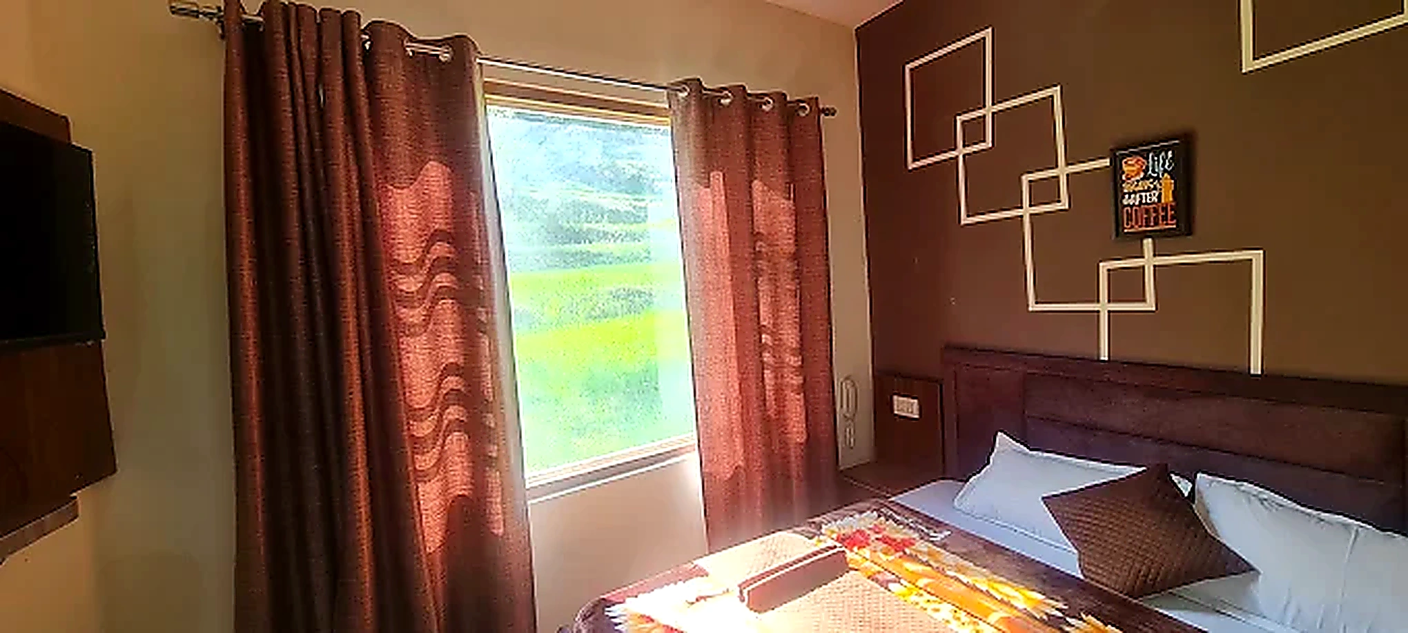 Real Non-AC Mountain Room at Hotel Gangadhar